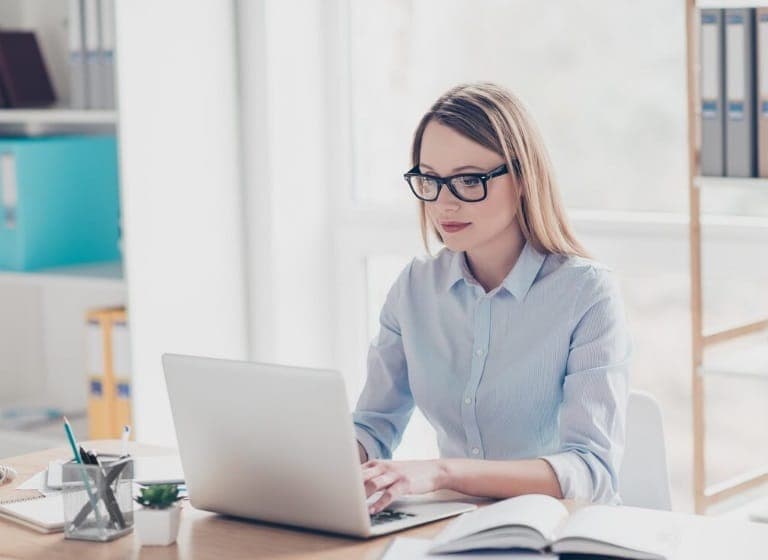 Peut-on se lancer sur le web sans diplôme ?