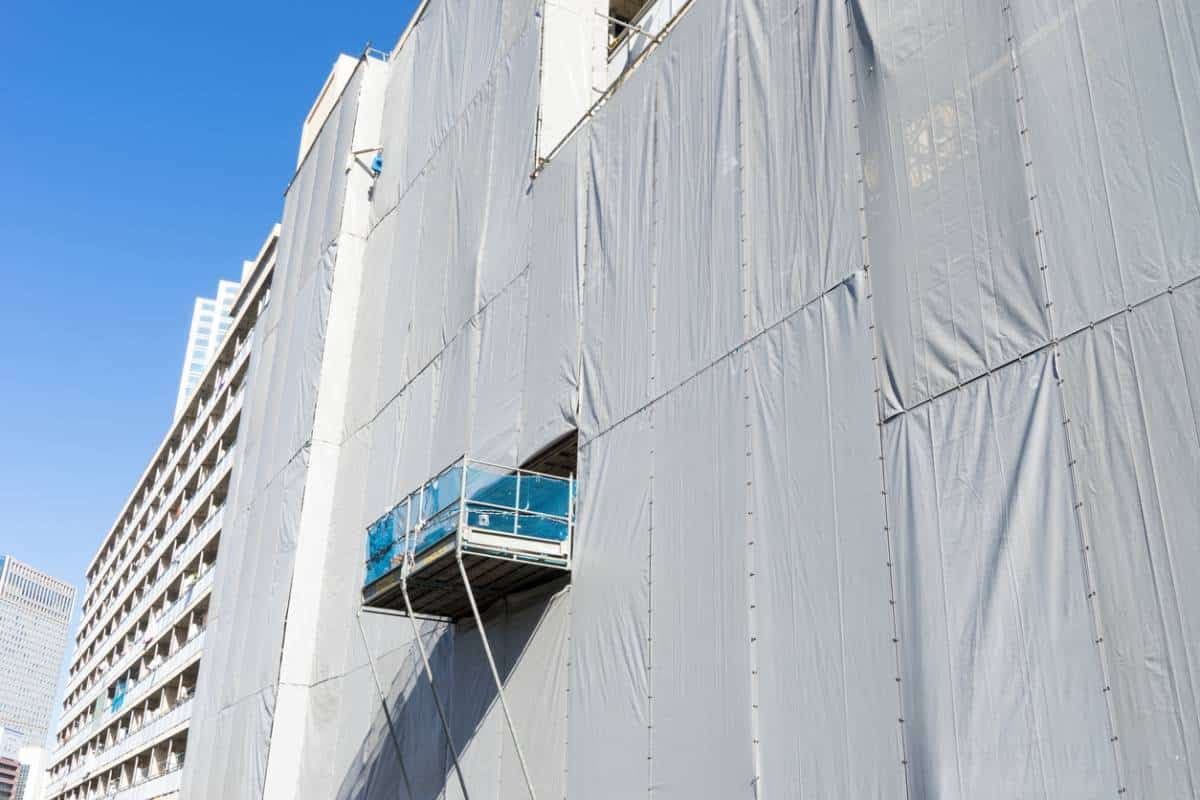 Pourquoi choisir une structure en tissu tendu plutôt qu’un bâtiment traditionnel ?