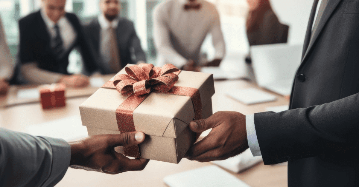 Offrir des goodies personnalisés à Noël : visibilité et fidélisation au rendez-vous pour votre entreprise