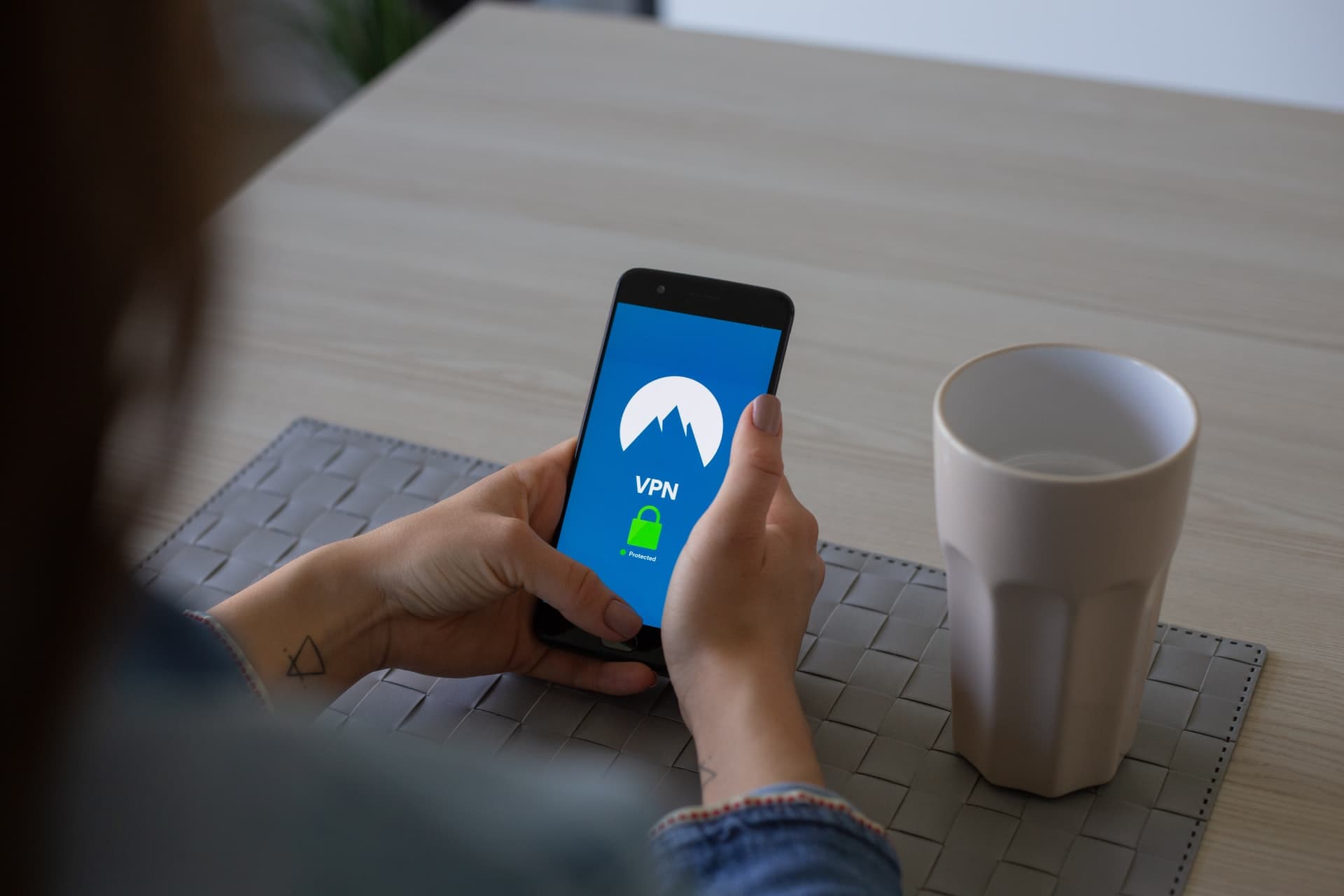 VPN dans le travail à distance : avantages et inconvénients