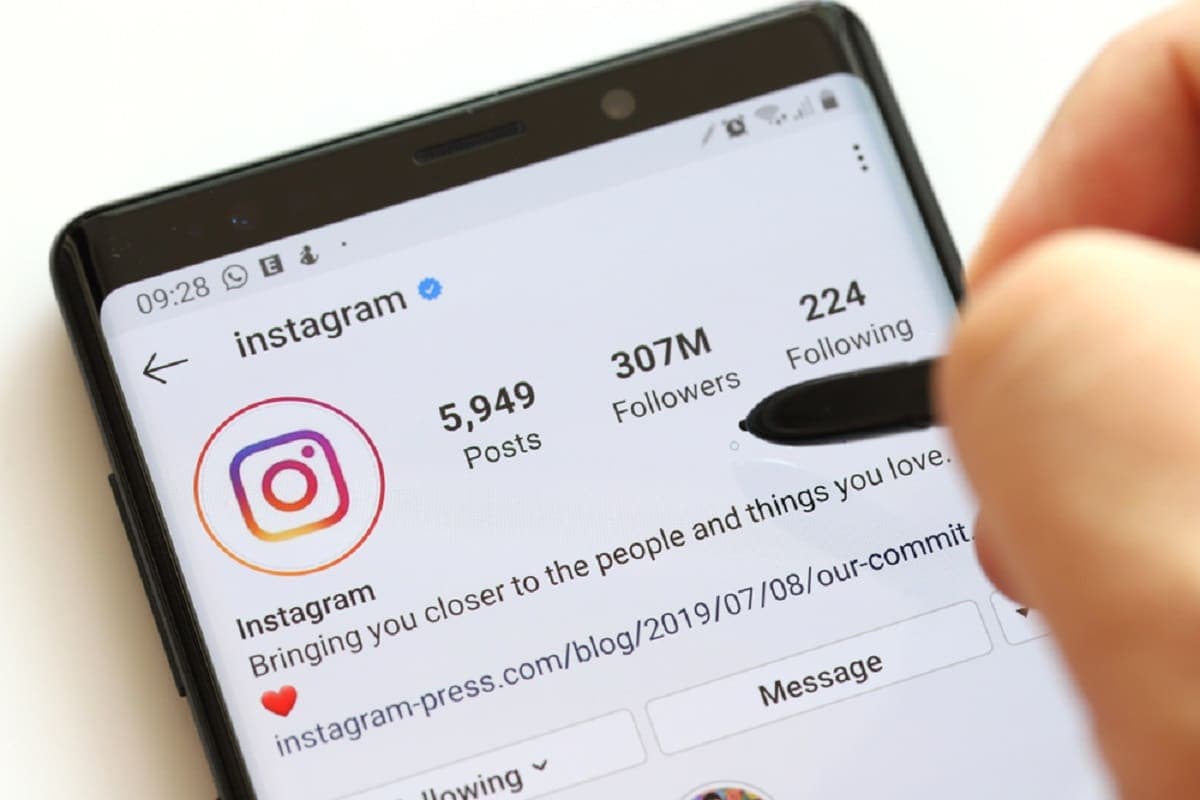 Instagram : comment ouvrir un DM sans que la mention « vu » apparaisse ?