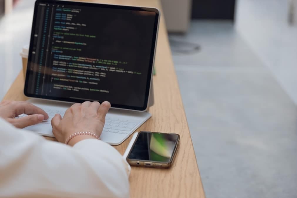 Contrat de freelance développeur : ce qu'il doit contenir