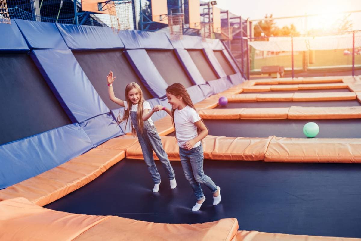 Comment bien choisir son fabricant de trampoline park ?