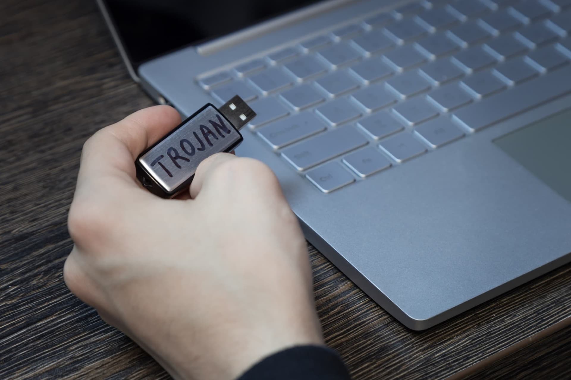 Quels sont les dangers des virus informatique ?